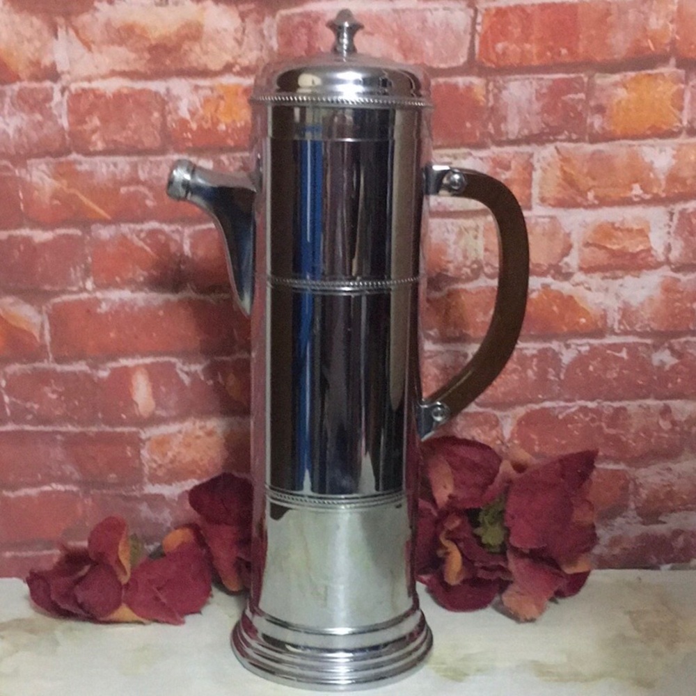 Antique 1939s Art Deco Bakelite Handle Chrome Cocktail Shaker